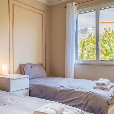 Ferienwohnung Sea View - By Wehost Câmara de Lobos Exterior foto